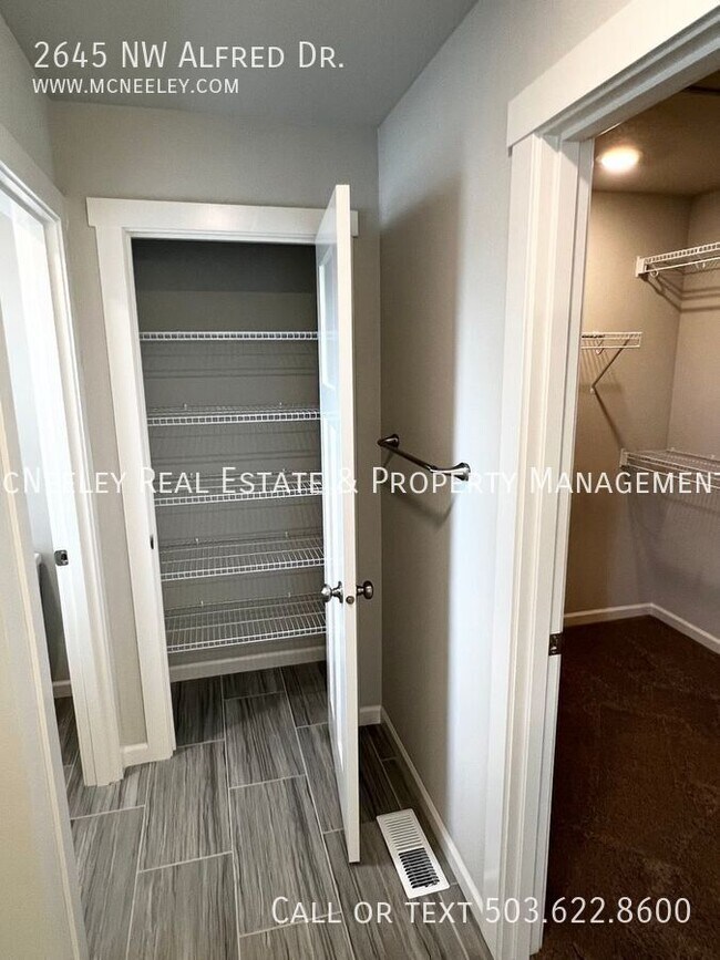 Building Photo - 2645 Alfred Dr