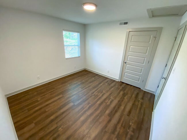 Building Photo - Cecilia Ave A