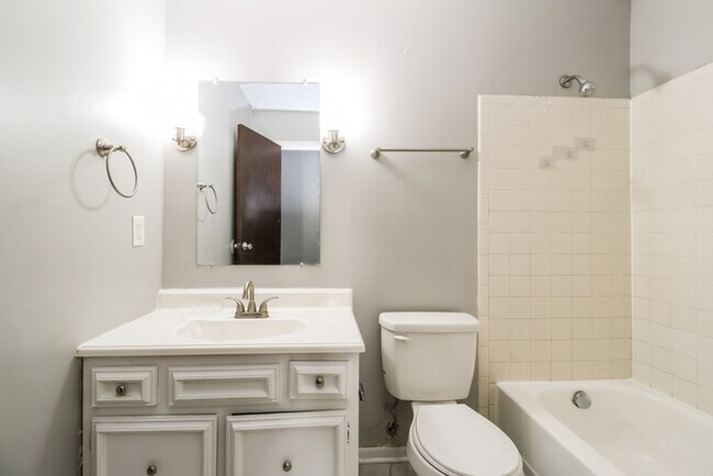 Building Photo - Spacious 4-bedroom Home in Fairfield, OH