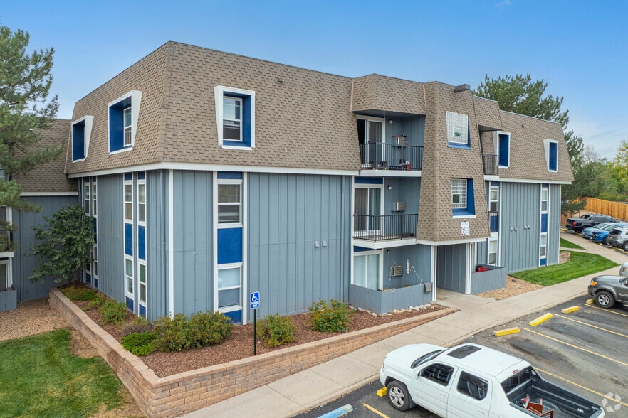 Primary Photo - Waterview on the Parkway Apartments