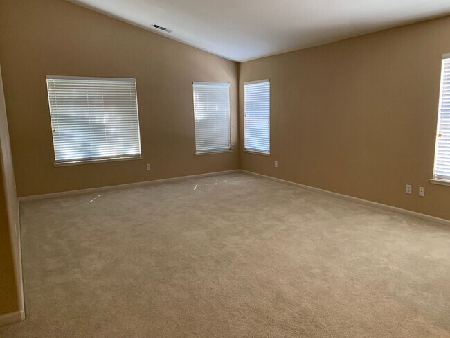 Building Photo - 4518 Avondale Cir