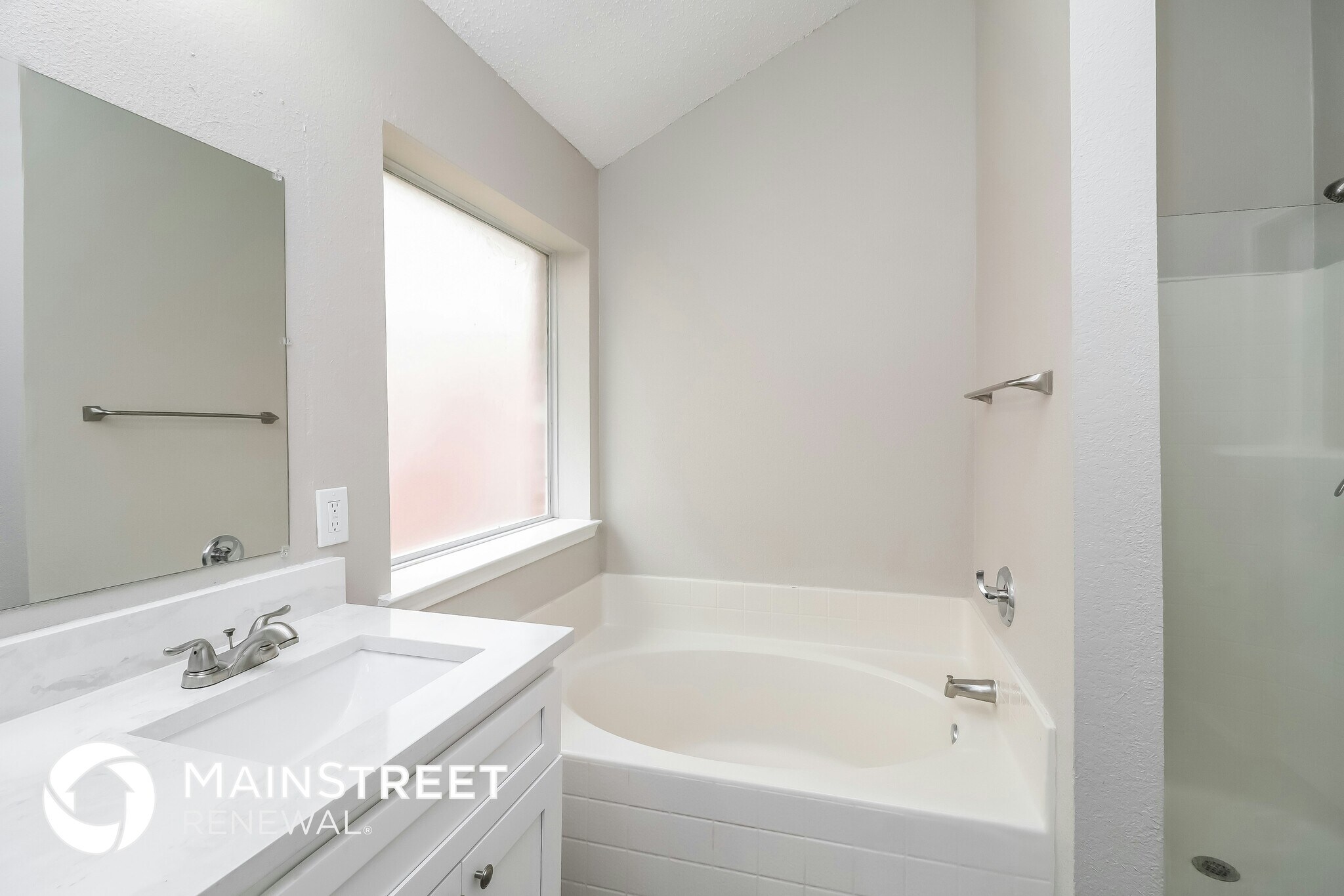 Building Photo - 305 Arbor Glen Dr