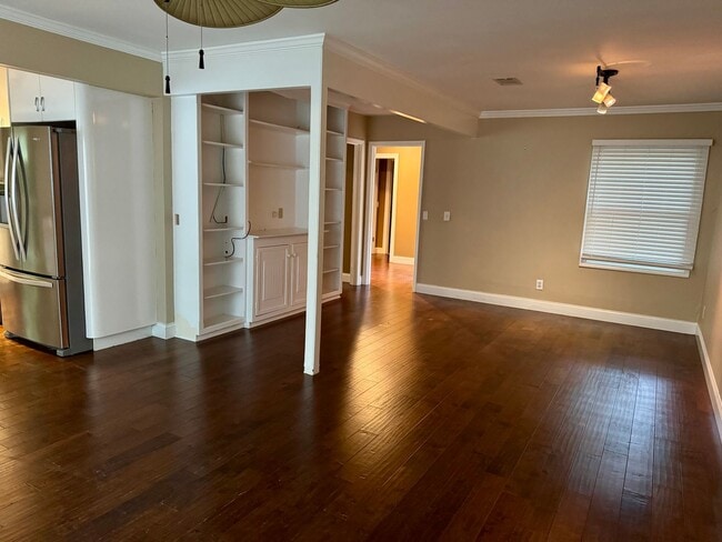 Building Photo - Classic Three Bedroom Home in Hilton Head ...