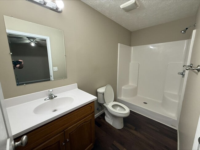 Building Photo - 3 Bedroom  2 Bathroom in White Pine
