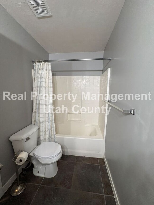 Building Photo - 692 W 410 N