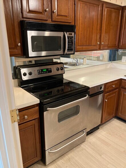 Kitchen - 2350 Montevallo Rd