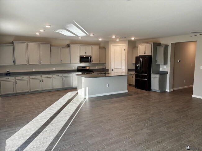 Building Photo - 7615 E 36th Pl