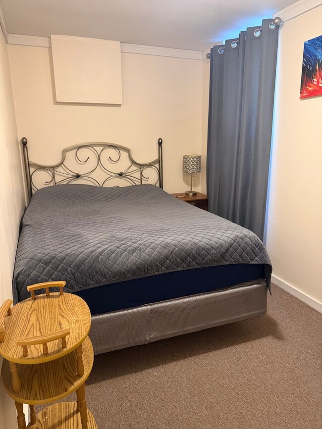 Building Photo - 602 N 6th St