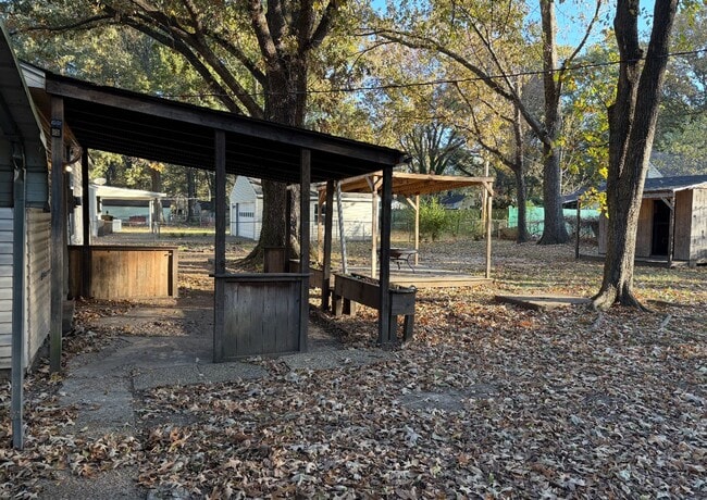 Building Photo - 3 Bedroom 1 Bath Home Millington convenient to Navy Base and Hwy 14