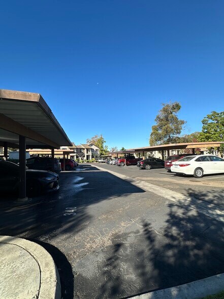 Building Photo - 10970 Summerdale Way