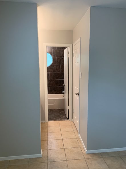 Building Photo - 4501 Dorsett Oaks Cir