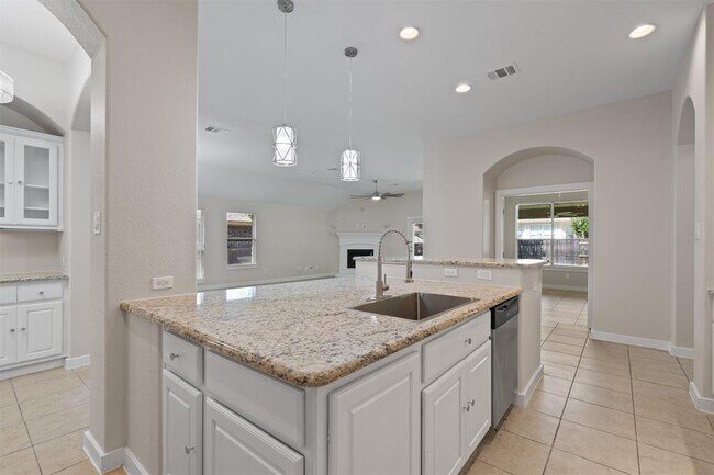 Building Photo - 19604 Moorlynch Ave