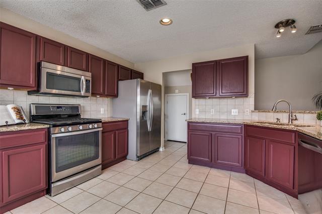 Building Photo - 5000 Evergreen Dr