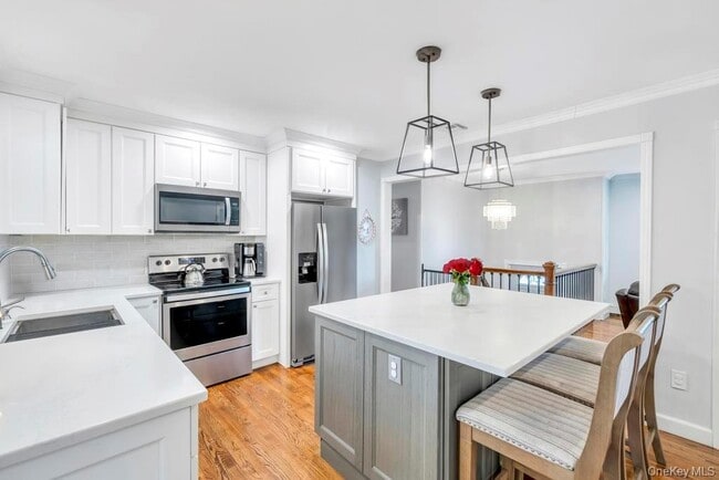 Building Photo - 62 Forest Ave