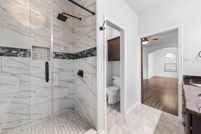 Building Photo - 5705 Fenton Ln