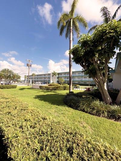 Building Photo - 3923 NE 166th St