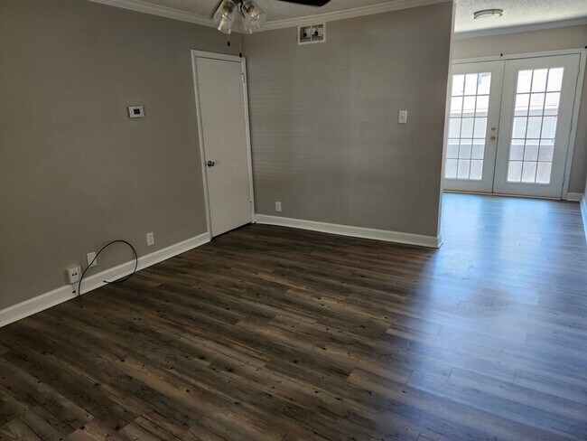 Building Photo - 2020 Watts Rd