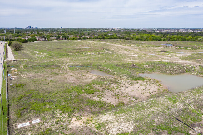 Building Photo - The Woodlands on Spring Creek