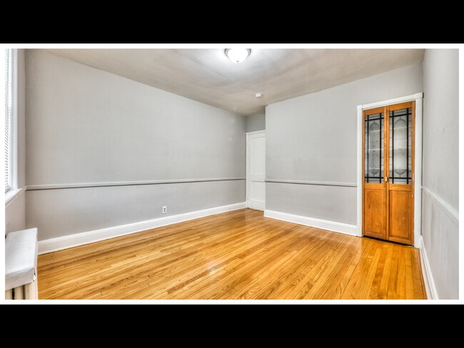 Building Photo - 833 N Woodington Rd
