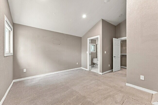 Building Photo - $2,800.95 with $300 Off the first month's rent, 3 Beds - 2 Baths, Single Family Home in Denver wi...