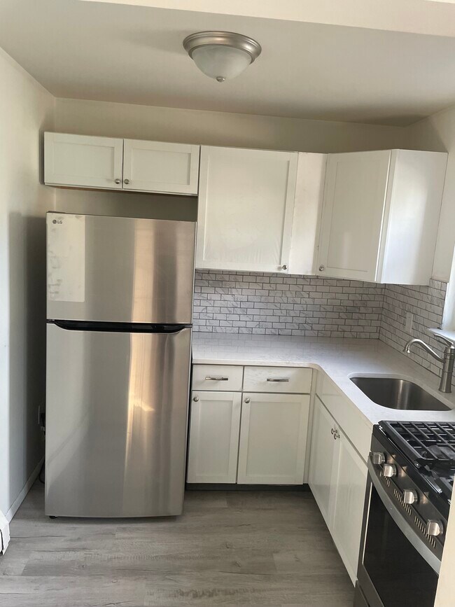 Primary Photo - 111 Lorraine Ave