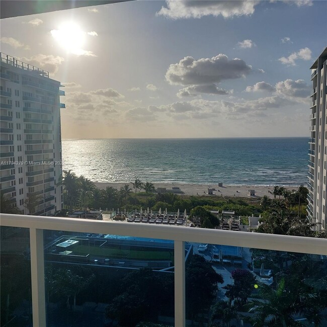 Building Photo - 2301 Collins Ave