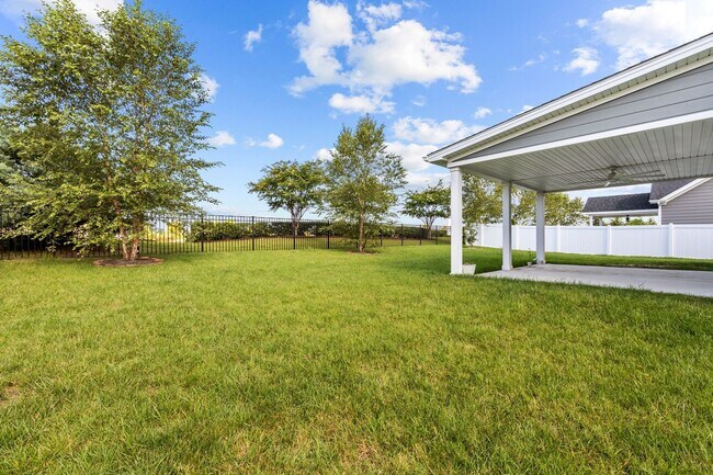 Building Photo - Exquisite 4-bedroom, 2.5-bath home located in the charming city of Chesapeake