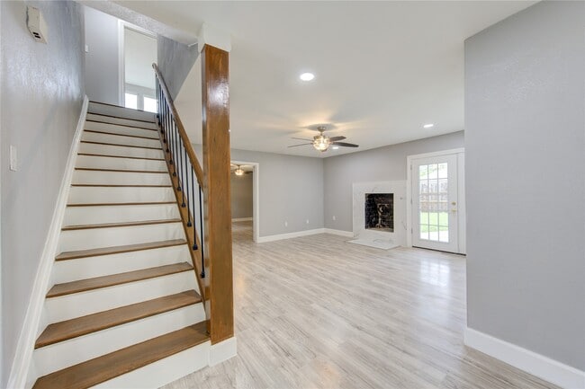 Building Photo - 12215 Monticeto Ln