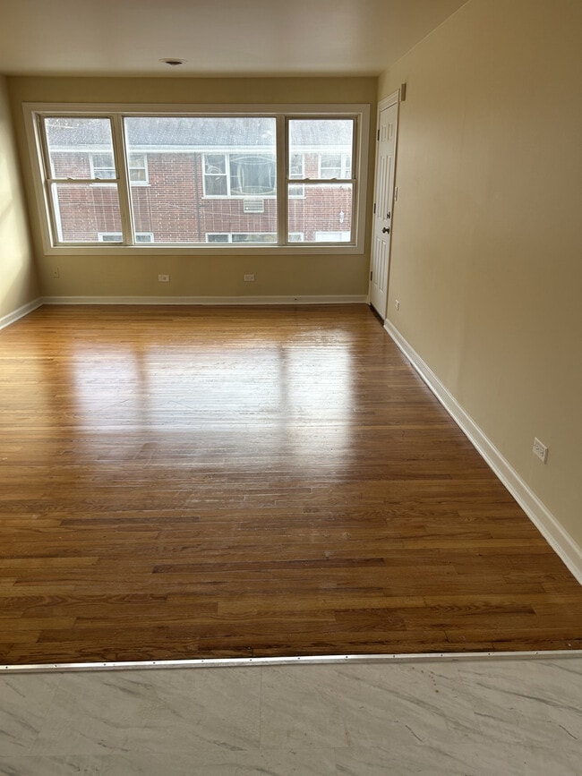 Building Photo - 1002 Parkwood Dr