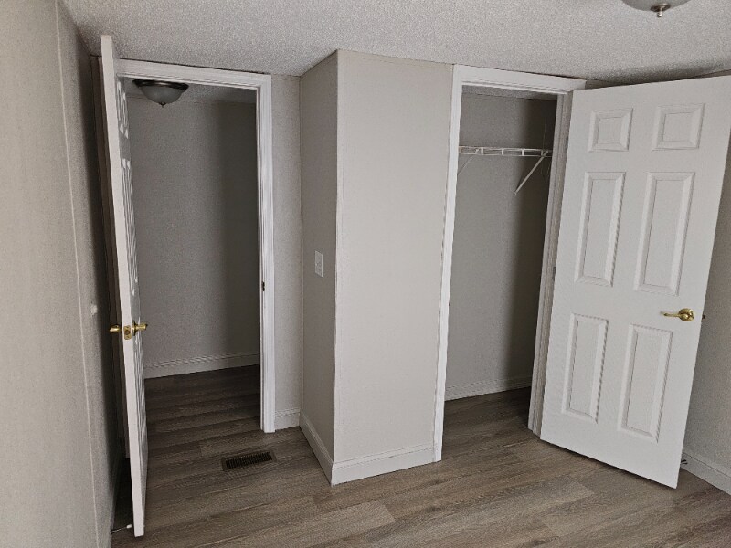 Building Photo - 906 FM247