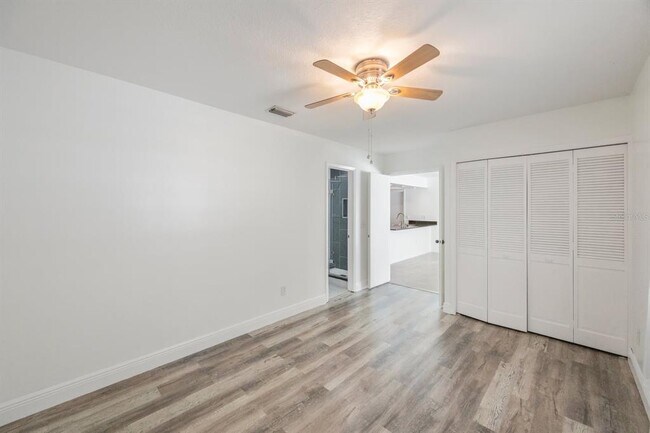 Building Photo - 16132 Country Crossing Dr