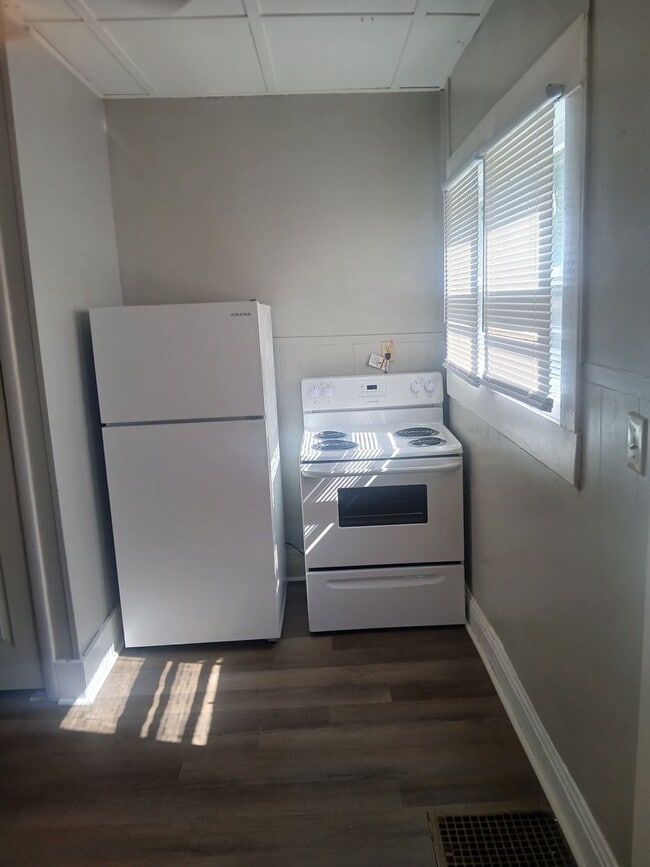 Building Photo - 1719-1719 1/2 W Adams St