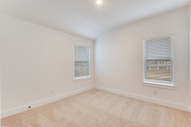 Building Photo - 4401 Cave Spgs St