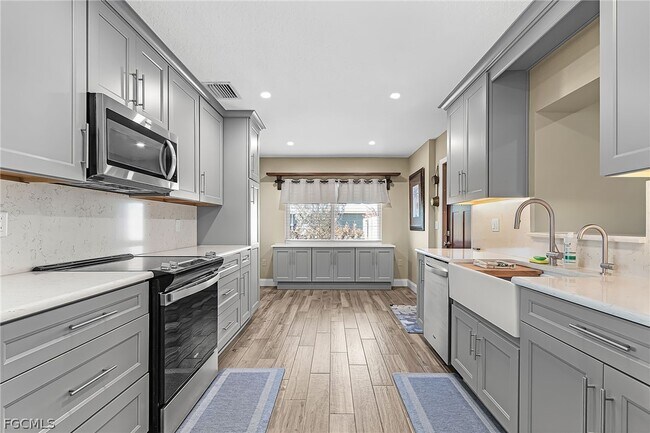 Building Photo - 985 Quail Run