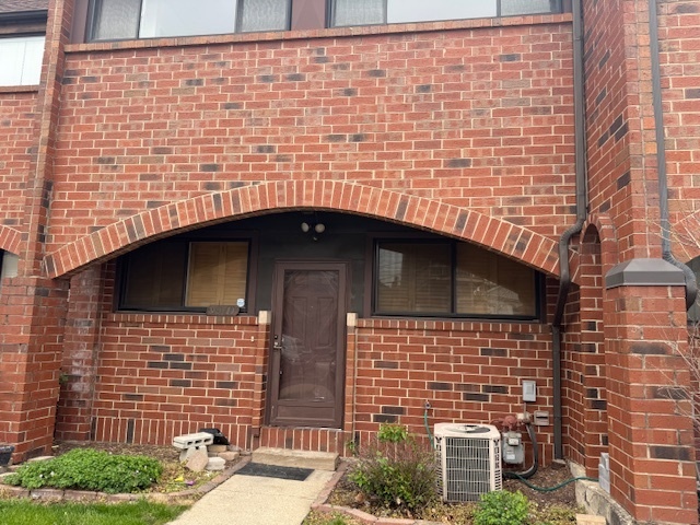 Primary Photo - 901 S Racine Ave