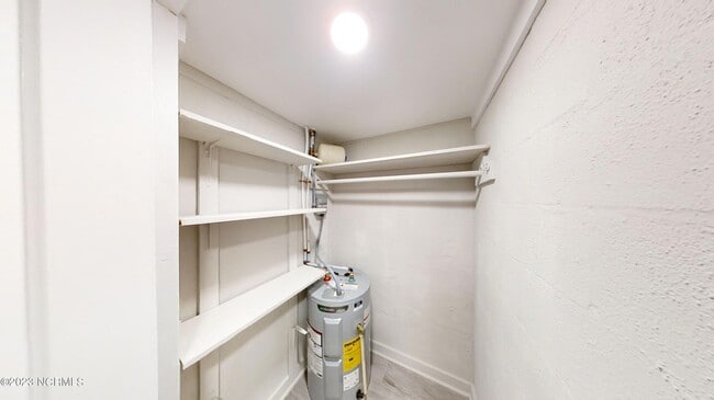 Building Photo - 1255 Central Dr