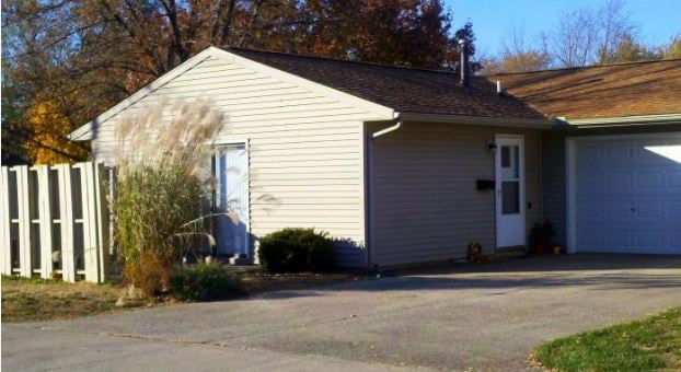 Building Photo - Windsor Duplexes