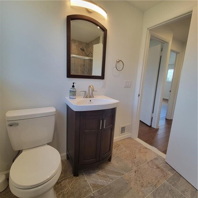 Building Photo - 47 Crimson Bramble Rd