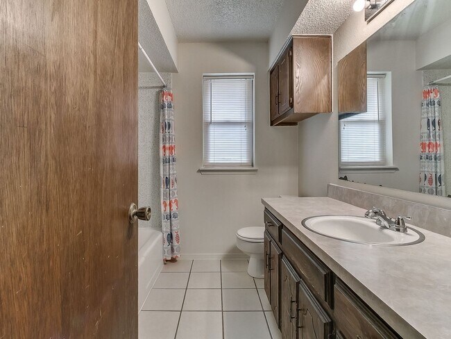 Building Photo - 2b 2ba in Piedmont Schools