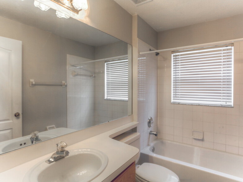 Building Photo - 22330 Yachtclub Terrace