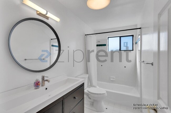 Building Photo - 813 Meade Ave