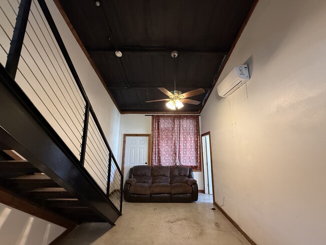 Building Photo - 155 Fawn Cir
