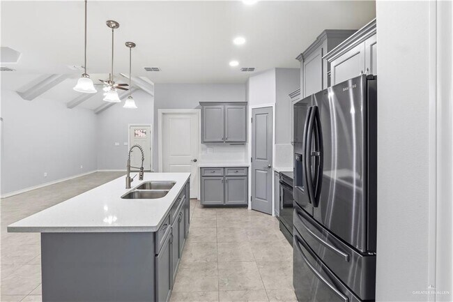 Building Photo - 24 Quietud St