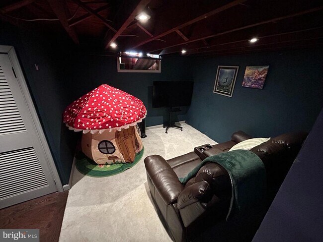 Building Photo - 520 Ridge St