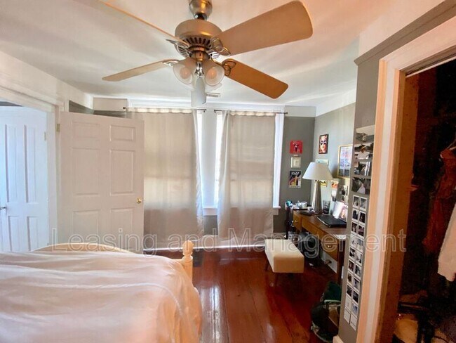 Building Photo - 75 Pitt St