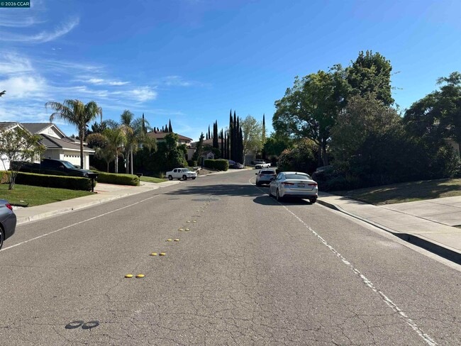 Building Photo - 1888 Badger Pass Way