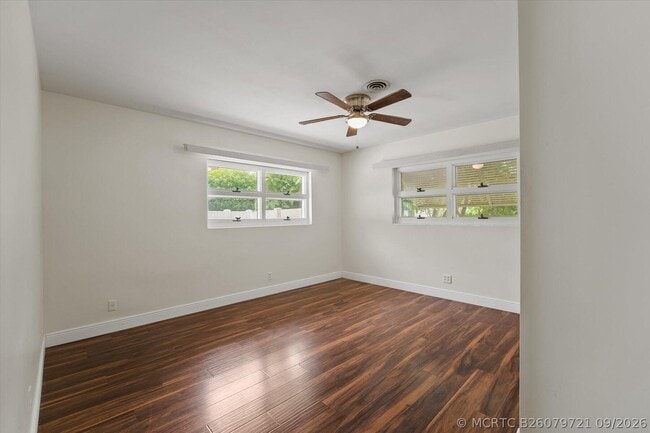 Building Photo - 167 Beacon Ln