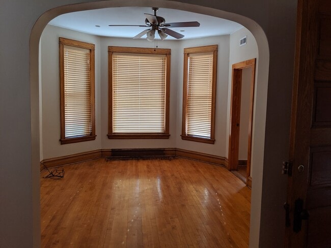 Building Photo - 2731 N Kedzie Ave