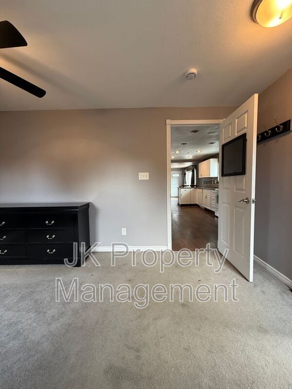Building Photo - 3625 2nd Ave N