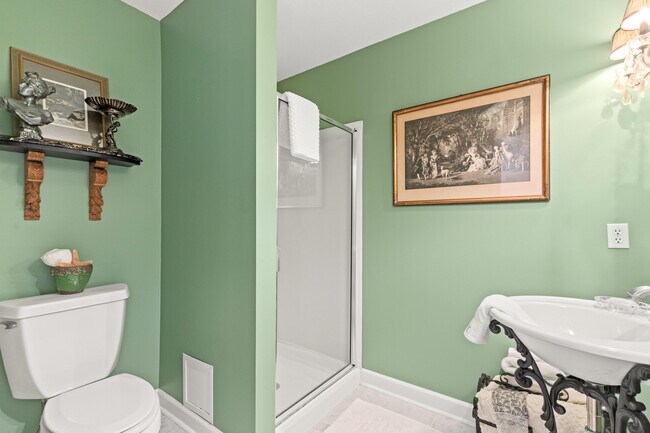 Building Photo - 1224 Deerwood Dr